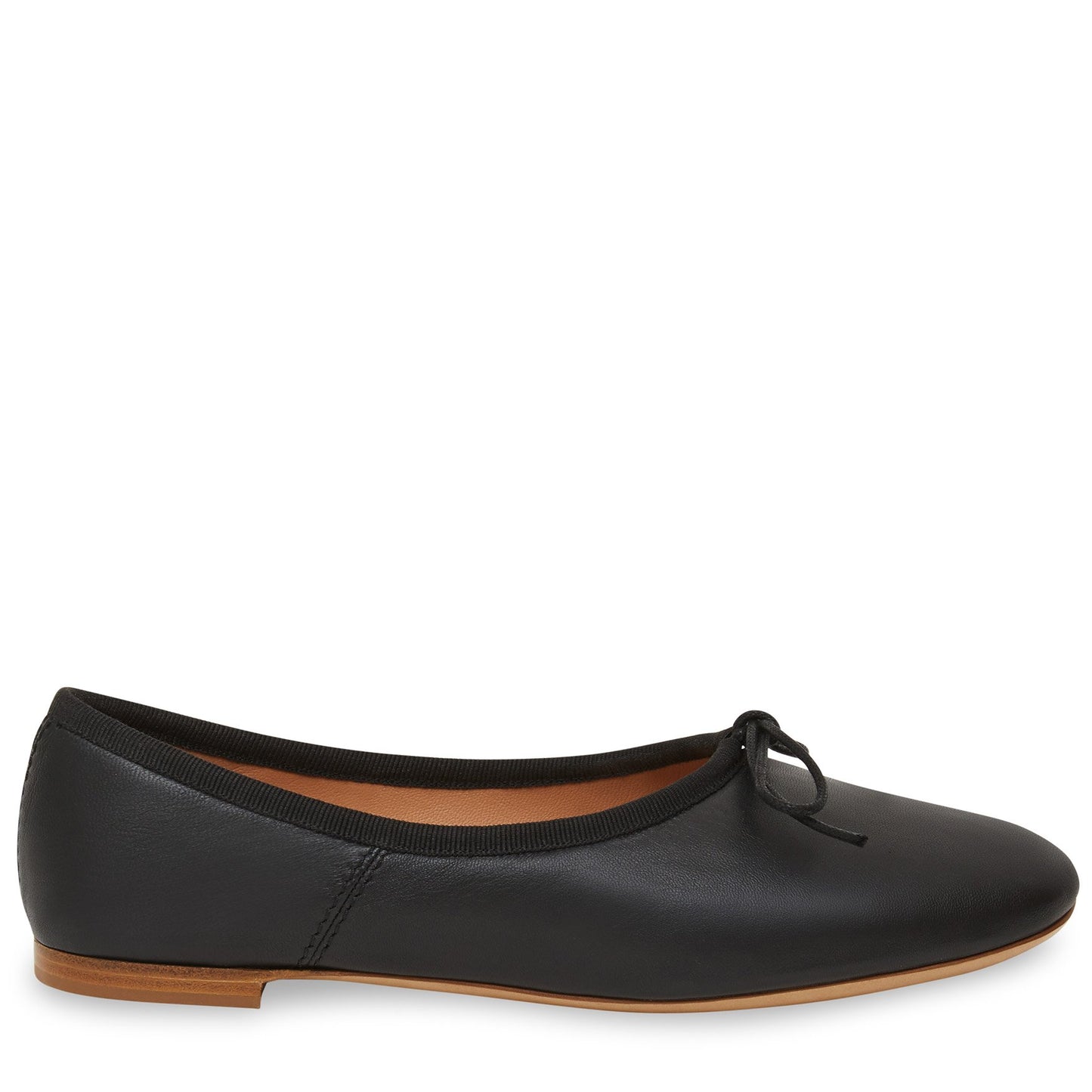 Italian lamb leather black ballerina flat.
