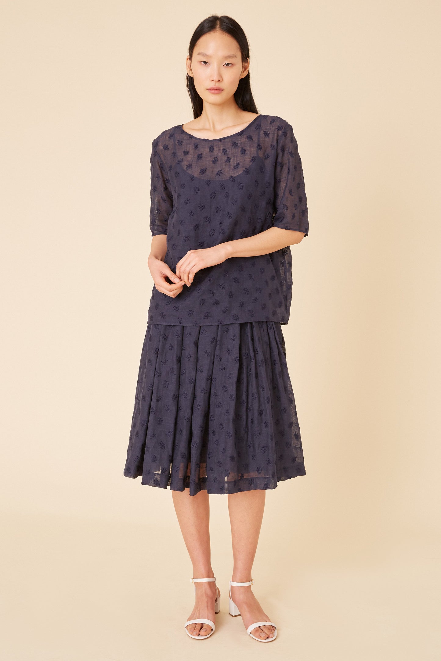 Floral Embroidered Linen Short Sleeve Blouse - Blu