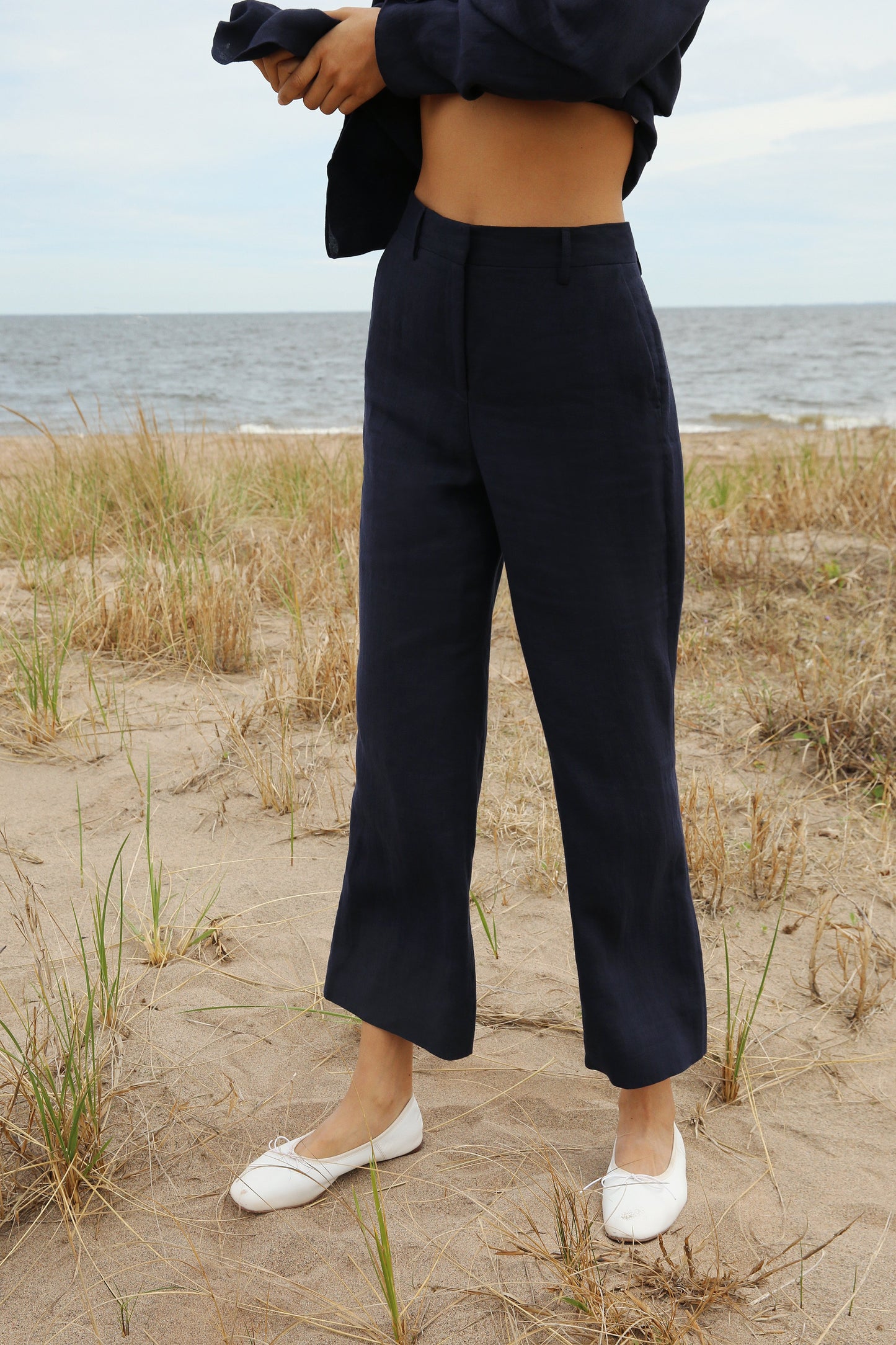 Italian linen navy straight pant.