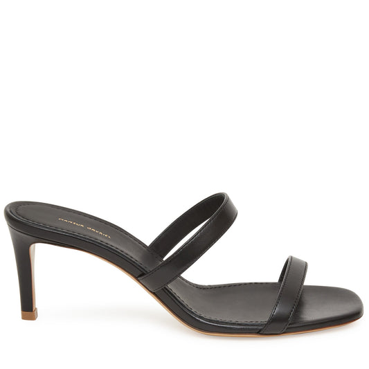 Italian lamb leather black fino sandal.