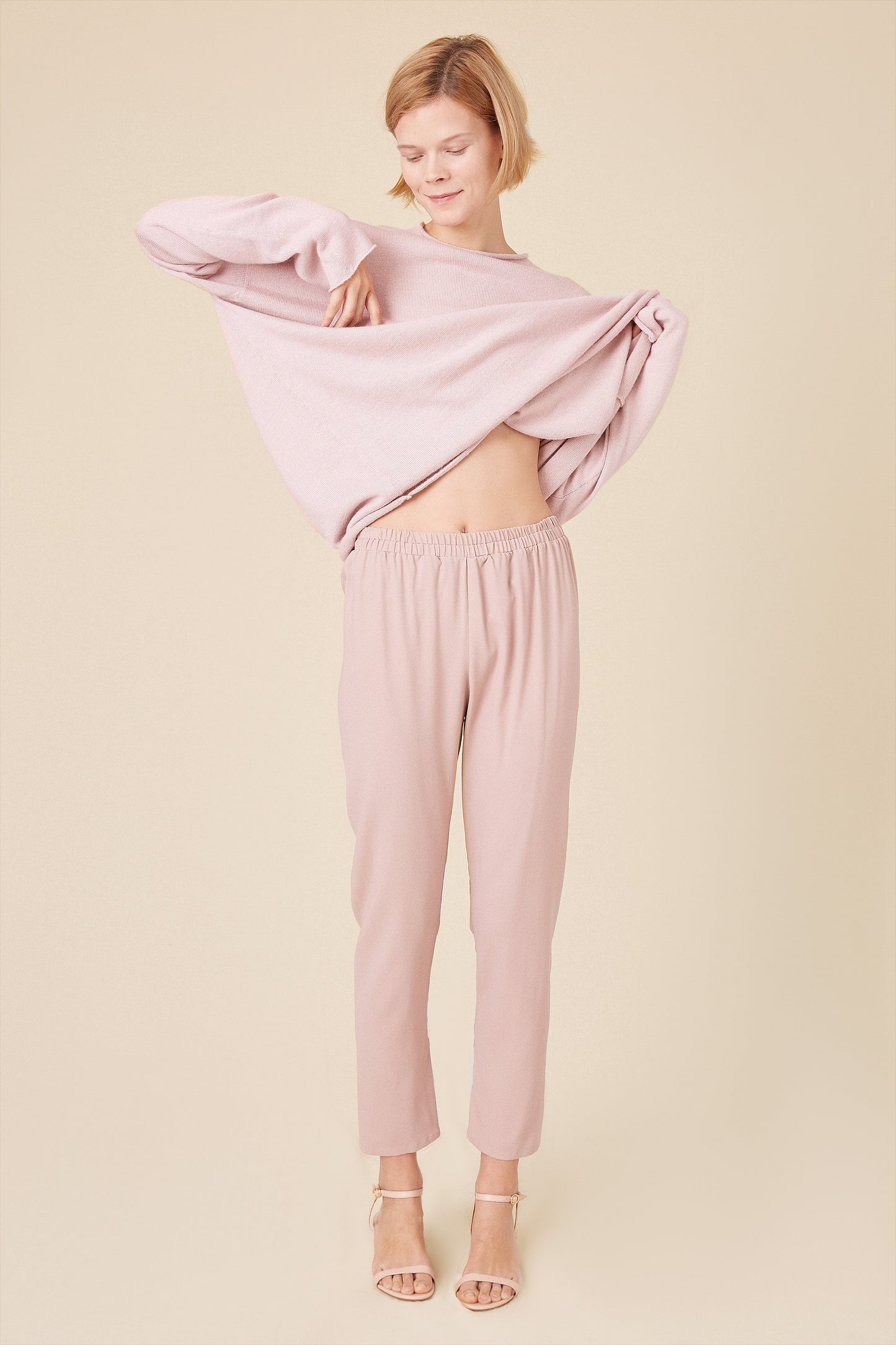 Italian crepe viscose blush pant.